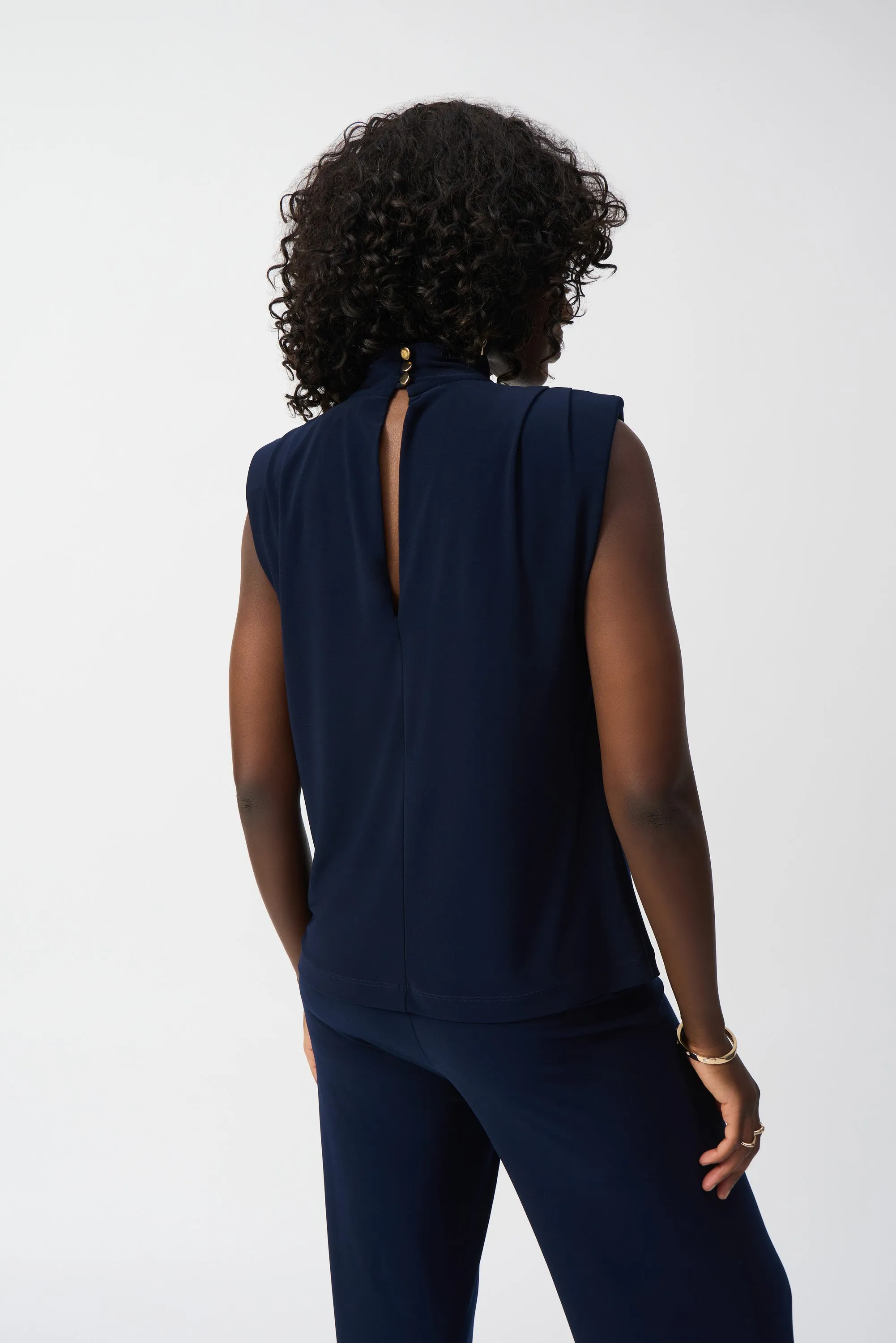 Structured Shouldered Sleeveless Top <span>251022<span>